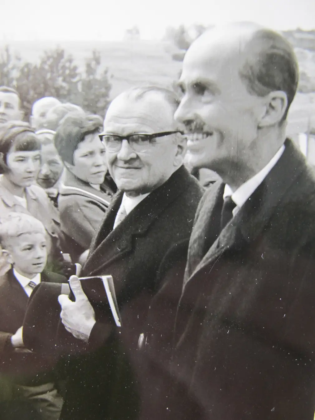 Das Bild zeigt Ludwig Leber, Gründer der Landsmannschafte der Ungarndeutschen, und Otto von Habsburg